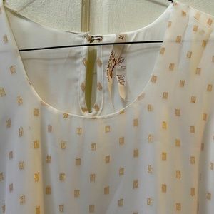 NWT optic white 2X chiffon flowing top